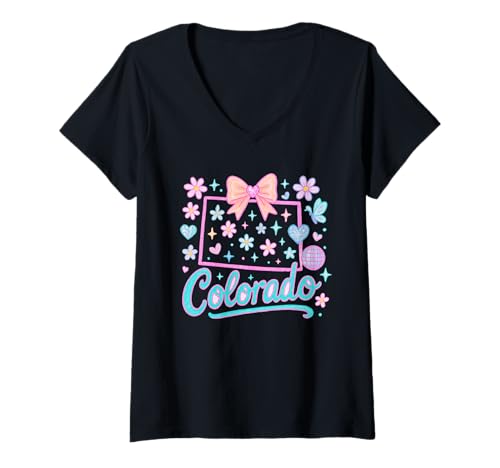 Damen Colorado Adrette Kokette Ästhetische Schleife und Blumen Design T-Shirt mit V-Ausschnitt Damen Colorado Adrette Kokette Ästhetische Schleife und Blumen Design T-Shirt mit V-Ausschnitt von Preppy Coquette Collective