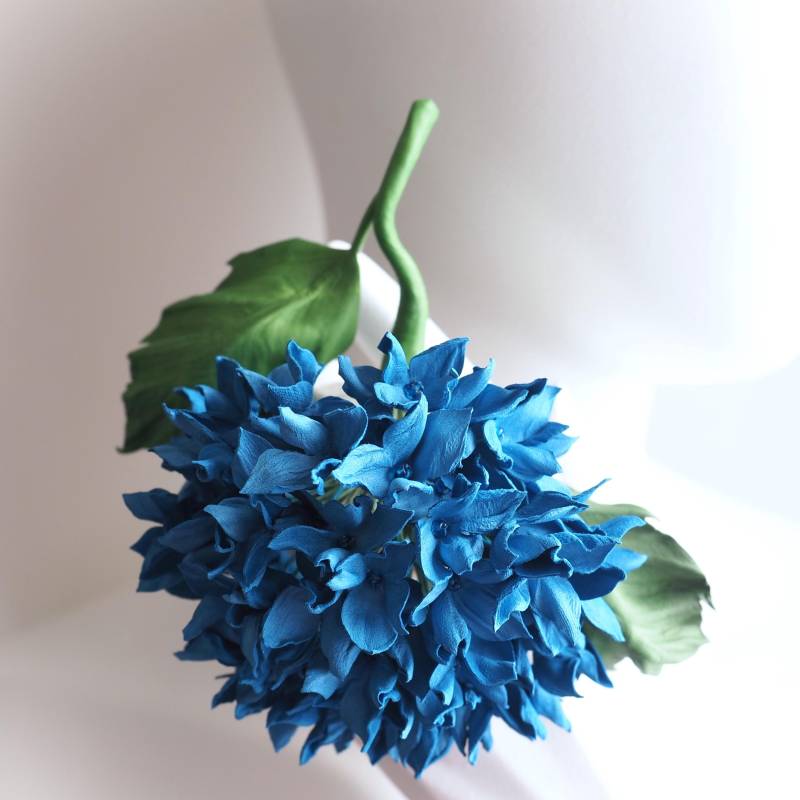 Blauer Hortensienschmuck, Blaue Hortensie, Handgemachtes Jubiläumsgeschenk, Handgemachte Brosche, Jubiläumsgeschenk von PresentPerfectStudio
