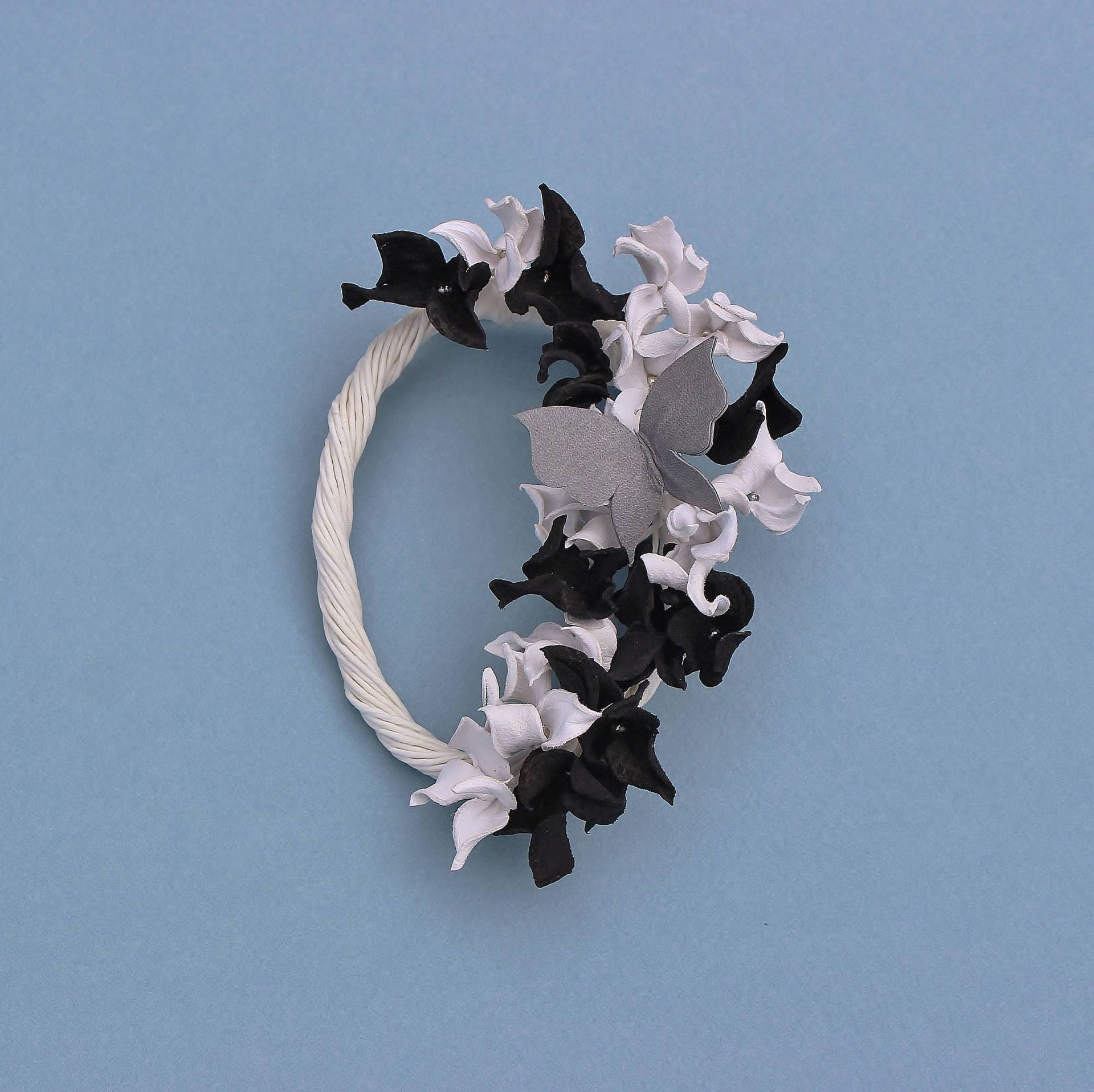 Versandfertige Hortensienblüten, Lederschmuck, Jubiläumsgeschenk Verkauf von PresentPerfectStudio