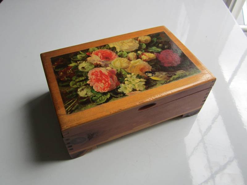 Vintage Rosen Und Vogel Holz Decoupage Schmuck Oder Trinket Box Vintage Rosen Und Vogel Holz Decoupage Schmuck Oder Trinket Box von PreserveCottage