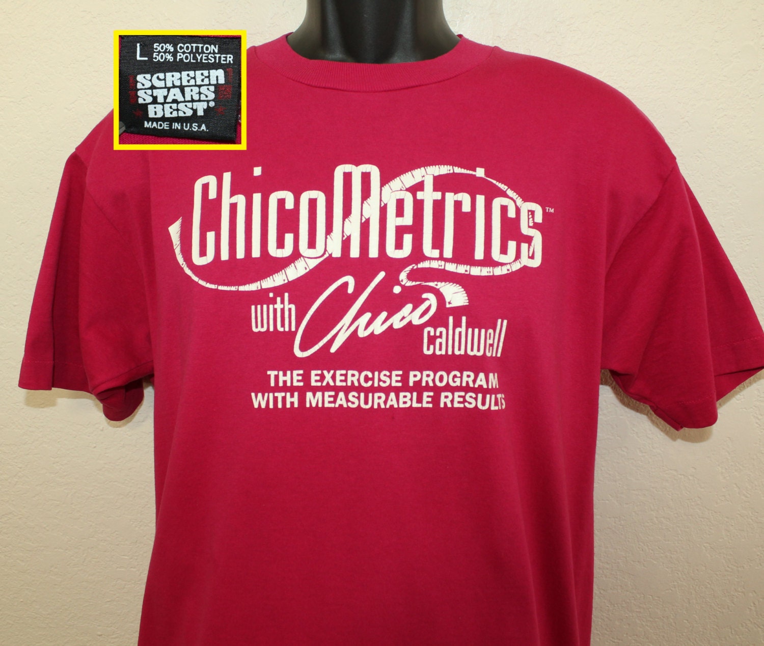Chicometrics Chico Caldwell Fitness Programm Jahrgang T-Shirt L Pink Rosa 80Er Jahre 90Er Baumwolle Polyester Bildschirm Sterne Am Besten Chicometrics Chico Caldwell Fitness Programm Jahrgang T-Shirt L Pink Rosa 80Er Jahre 90Er Baumwolle Polyester Bildschirm Sterne Am Besten von PreserveVintage