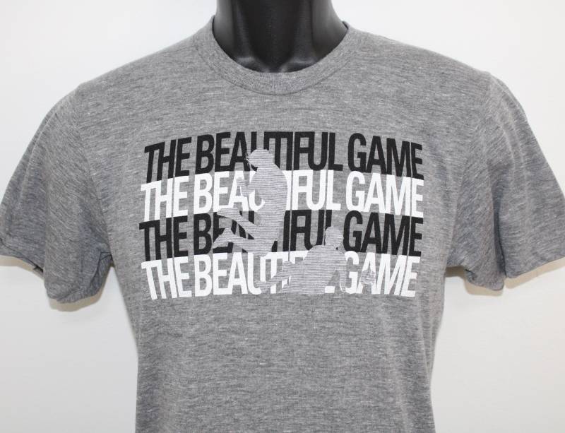 Schöne Spiel Fußball T-Shirt Von American Apparel Tri-Blend Schöne Spiel Fußball T-Shirt Von American Apparel Tri-Blend von PreserveVintage