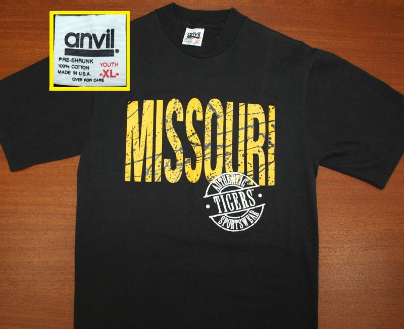 Universität Von Missouri Tiger Vintage T-Shirt-Schwarz Jugend Xl/Erwachsene Xs/S 90 S Mizzou Fußball Basketball Universität Von Missouri Tiger Vintage T-Shirt-Schwarz Jugend Xl/Erwachsene Xs/S 90 S Mizzou Fußball Basketball von PreserveVintage
