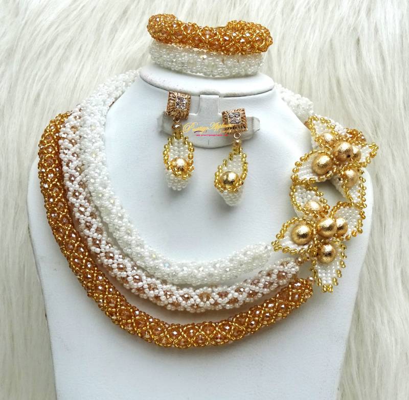 Prestigeapplause Design Weiß Mit Gold Tulip Braut Hochzeit Perlen Brautschmuck Set Infundiert von PrestigeApplause