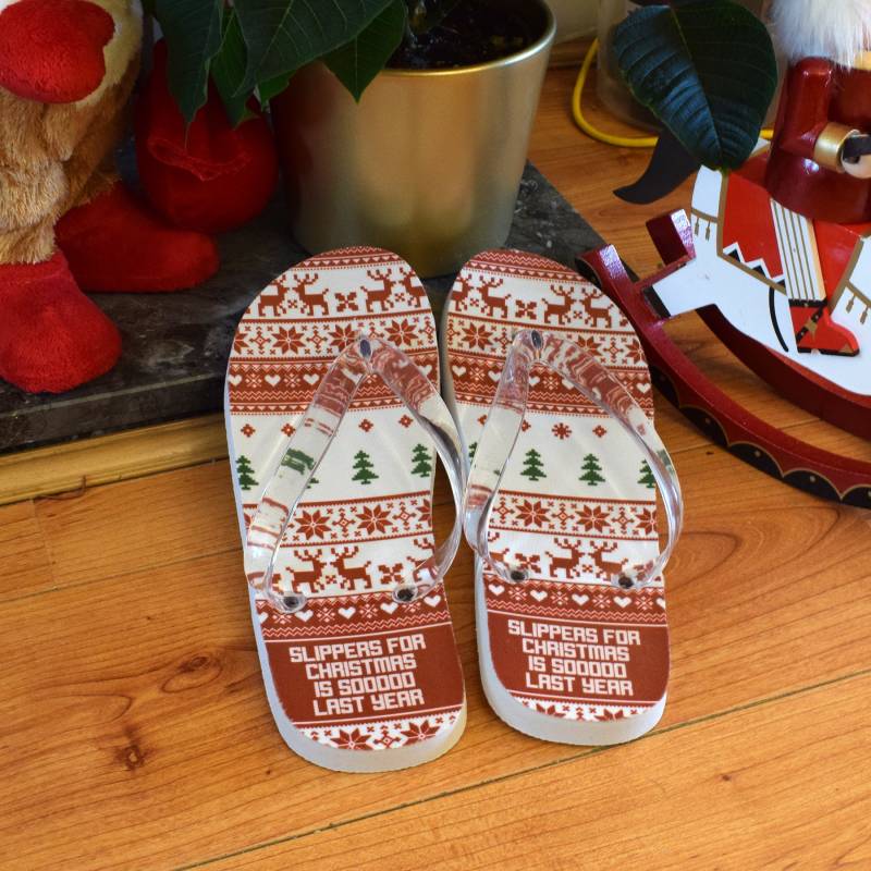 Damen Personalisiertes Weihnachtsspringer Design One Size Flip Flops von PrestigeGiftware