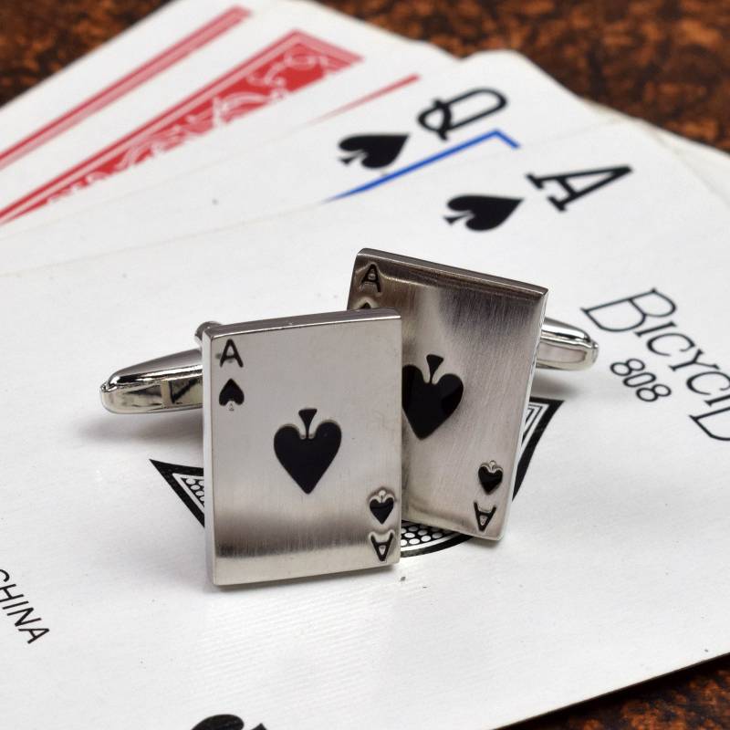 Gebürstete Matte Silber-Finish Ace Of Spades Manschettenknöpfe in Personalisierter Manschettenknopfbox von PrestigeGiftware