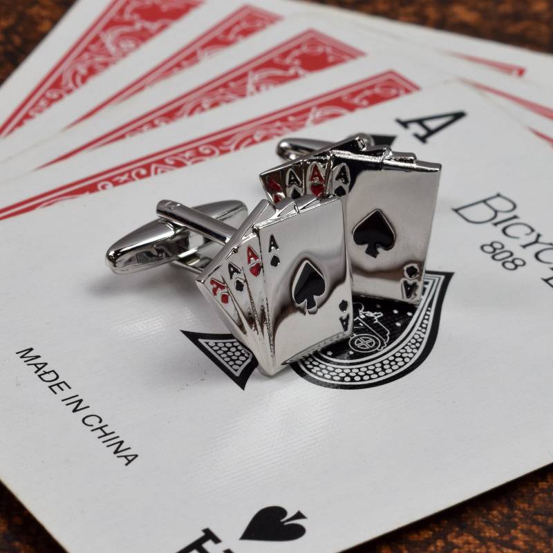Hochwertig Polierte Manschettenknöpfe Mit Vier Aces Design in Der Manschettenknopfbox Gravur von PrestigeGiftware