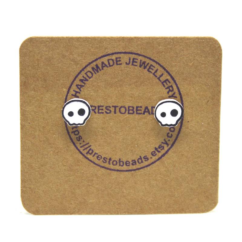 Handgeschnittene Mini Niedliche Totenkopf Ohrstecker von Prestobeads