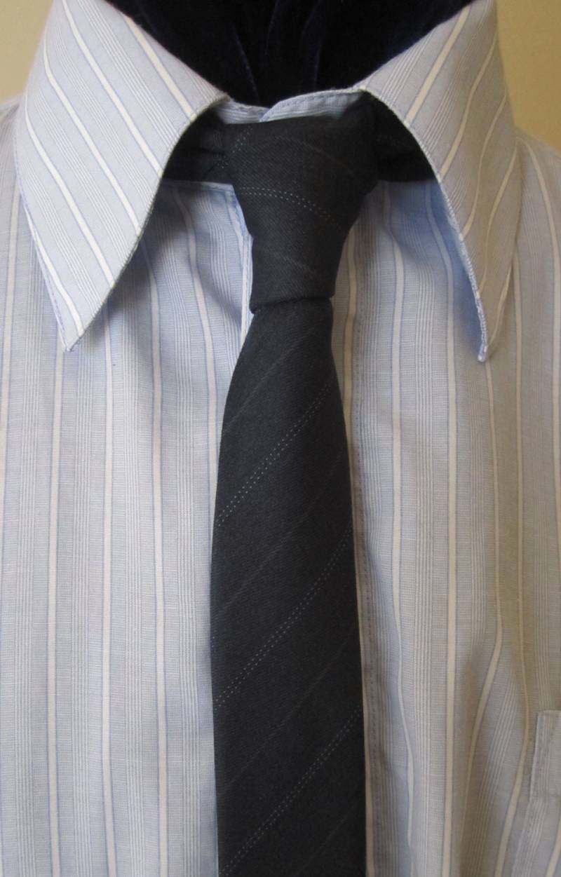 Handgemachte Marine Wolle Skinny Krawatte Hellblau Streifen, Satin Gefüttert von PrestonCourt