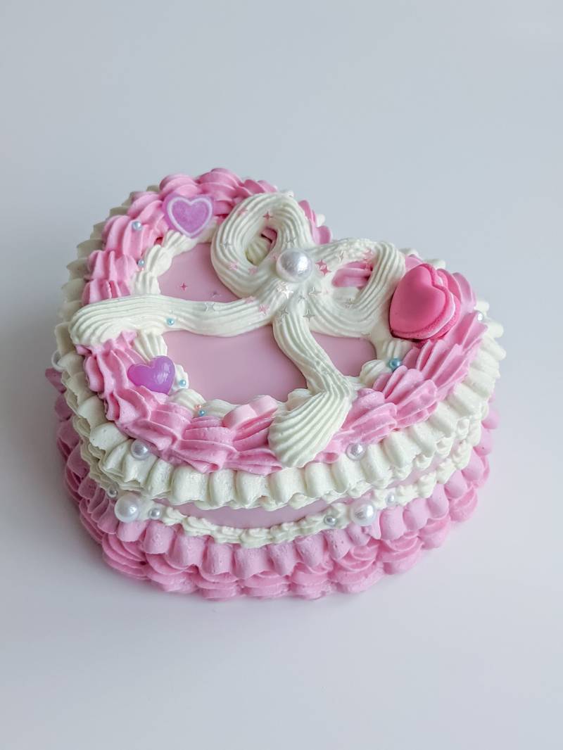 Süße Kawaii Cake Schmuckschatulle Mit Spiegel von Prettilyli