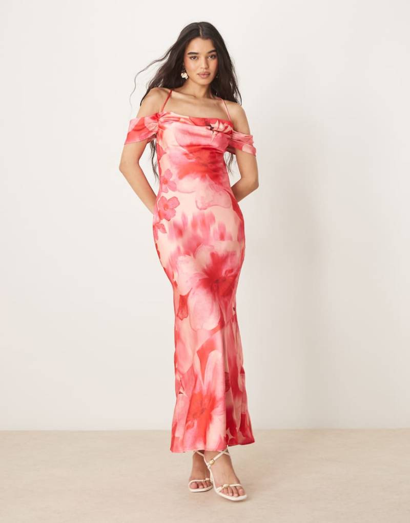 Pretty Lavish - Asymmetrisches, schulterfreies Maxi-Trägerkleid mit Blumenmuster in Rosa und Rot-Bunt von Pretty Lavish