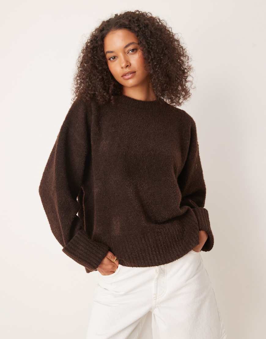 Pretty Lavish - Camille - Strickpullover in Schokobraun von Pretty Lavish