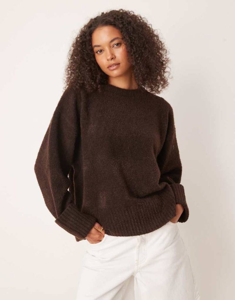 Pretty Lavish - Camille - Strickpullover in Schokobraun von Pretty Lavish
