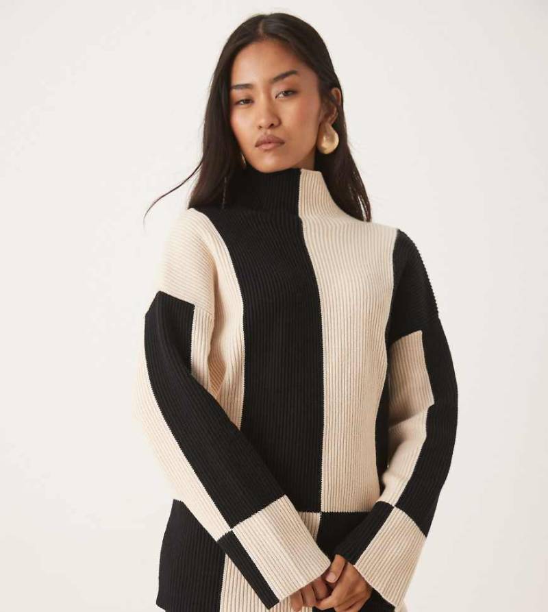 Pretty Lavish - Hochgeschlossener Strickpullover in Creme mit Kontraststreifen-Bunt von Pretty Lavish