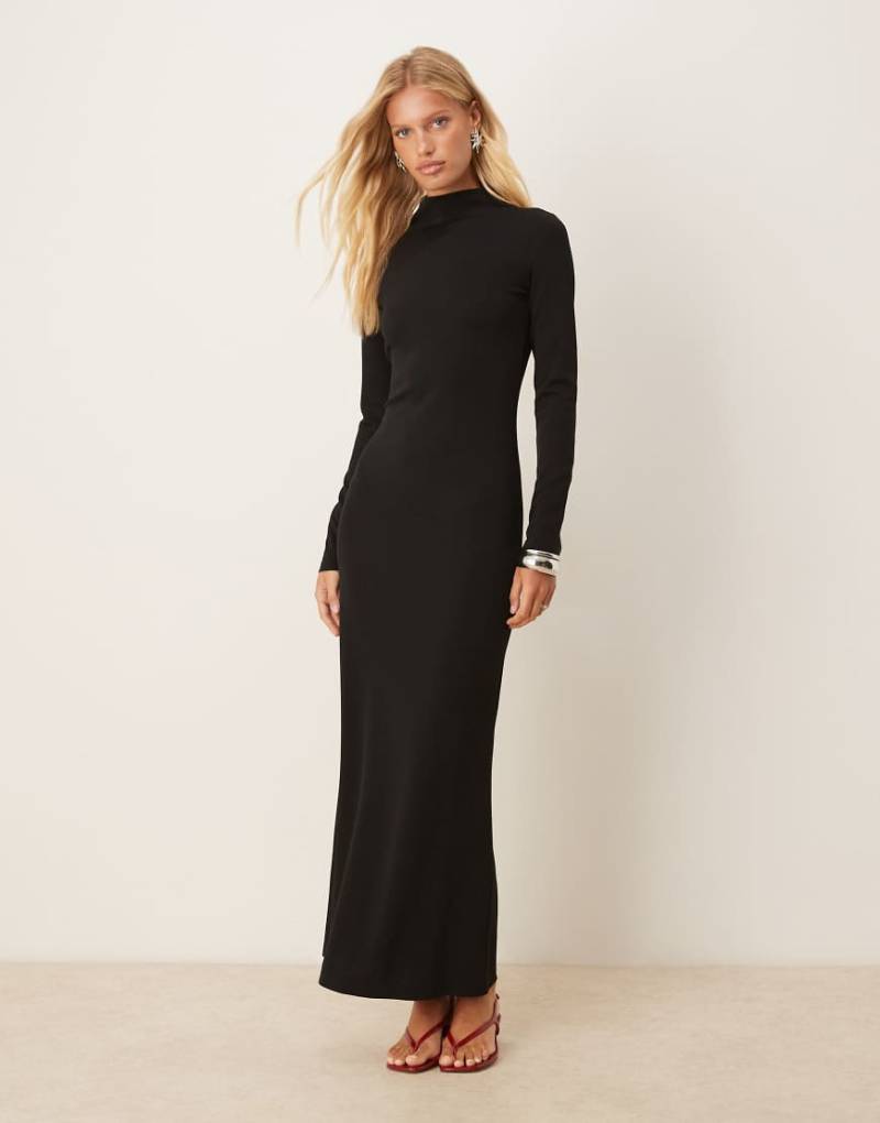 Pretty Lavish - Hochgeschlossenes Maxikleid aus Jersey in Schwarz von Pretty Lavish