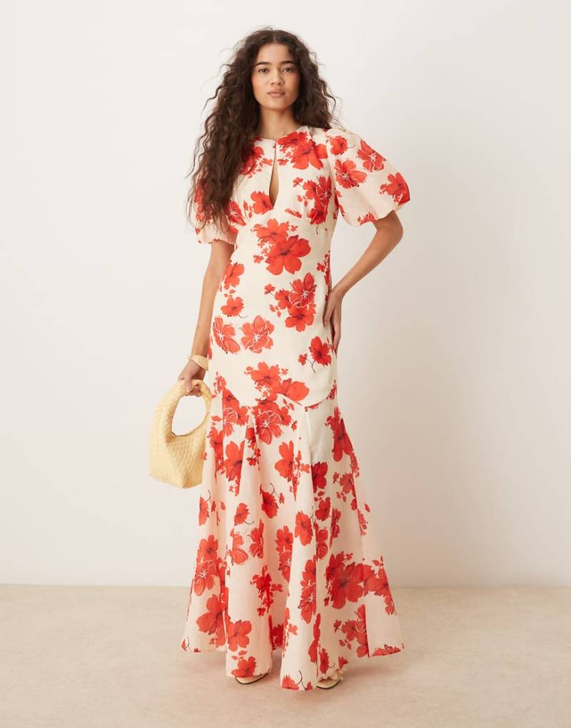 Pretty Lavish - Lottie - Kleid in Leinenoptik mit Puffärmeln und rotem Blumenmuster von Pretty Lavish