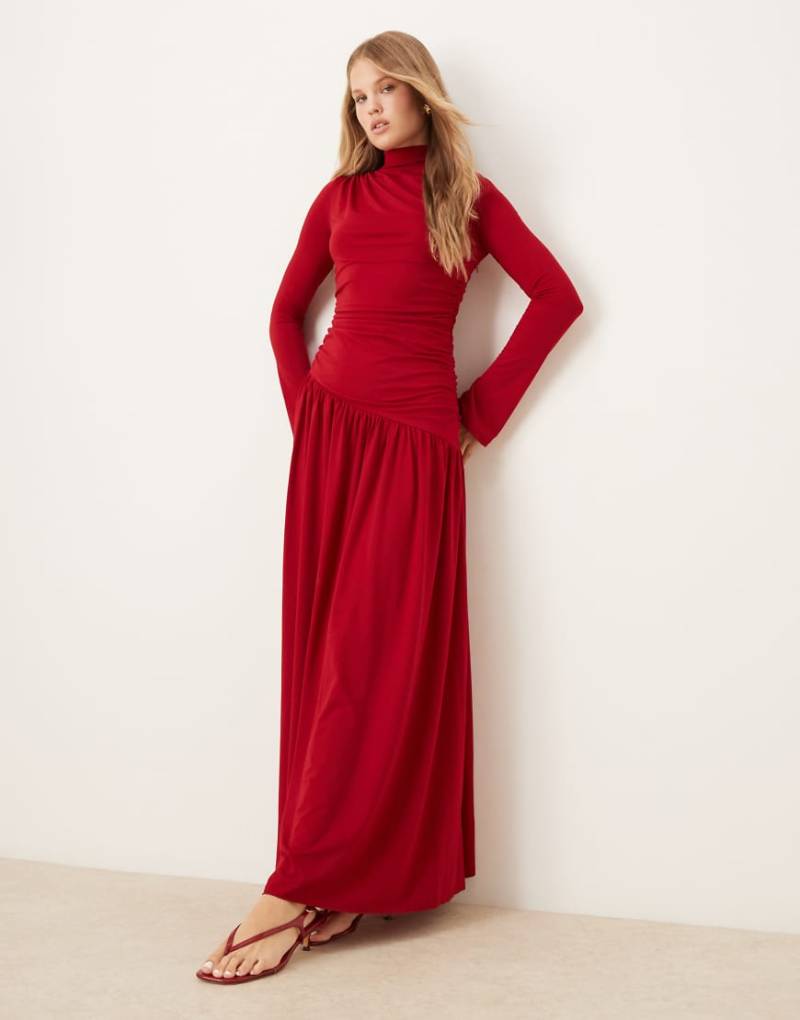 Pretty Lavish - Maxikleid aus Jersey in Rot mit Raffung von Pretty Lavish