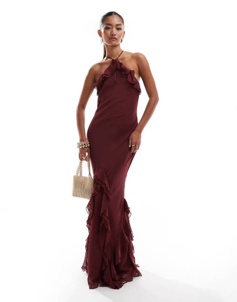 Pretty Lavish - Neckholder-Maxikleid in Weinrot mit Rüschen von Pretty Lavish