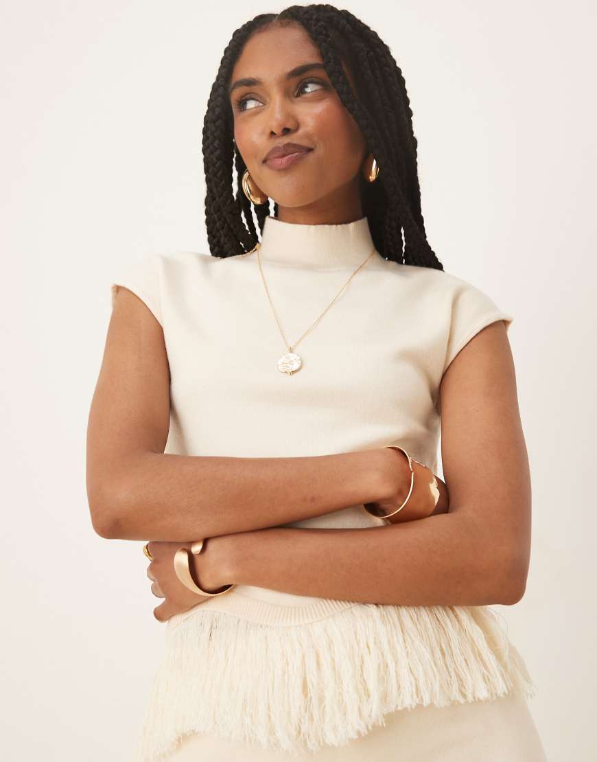 Pretty Lavish - Orlendina - Top in Creme mit Fransen, Kombiteil-Weiß von Pretty Lavish