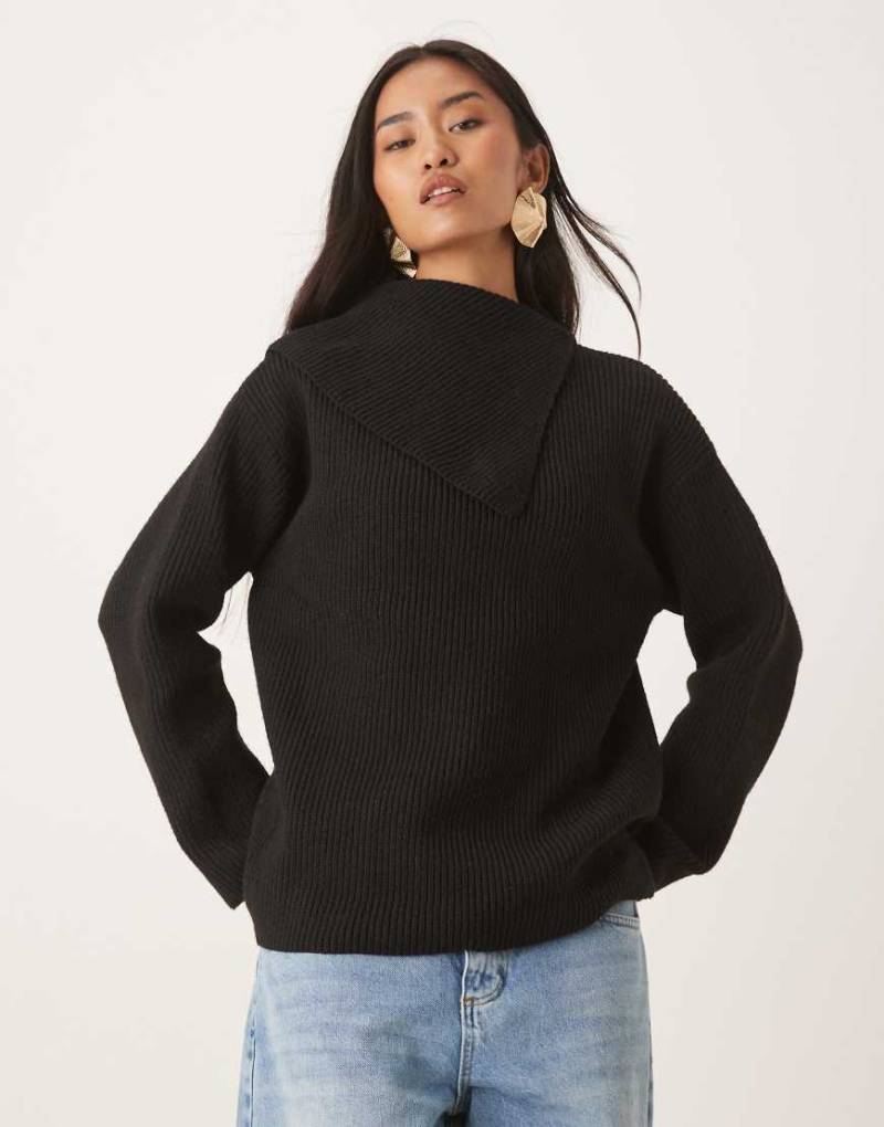 Pretty Lavish - Oversize-Strickpullover in Schwarz mit geschlitztem Ausschnitt von Pretty Lavish