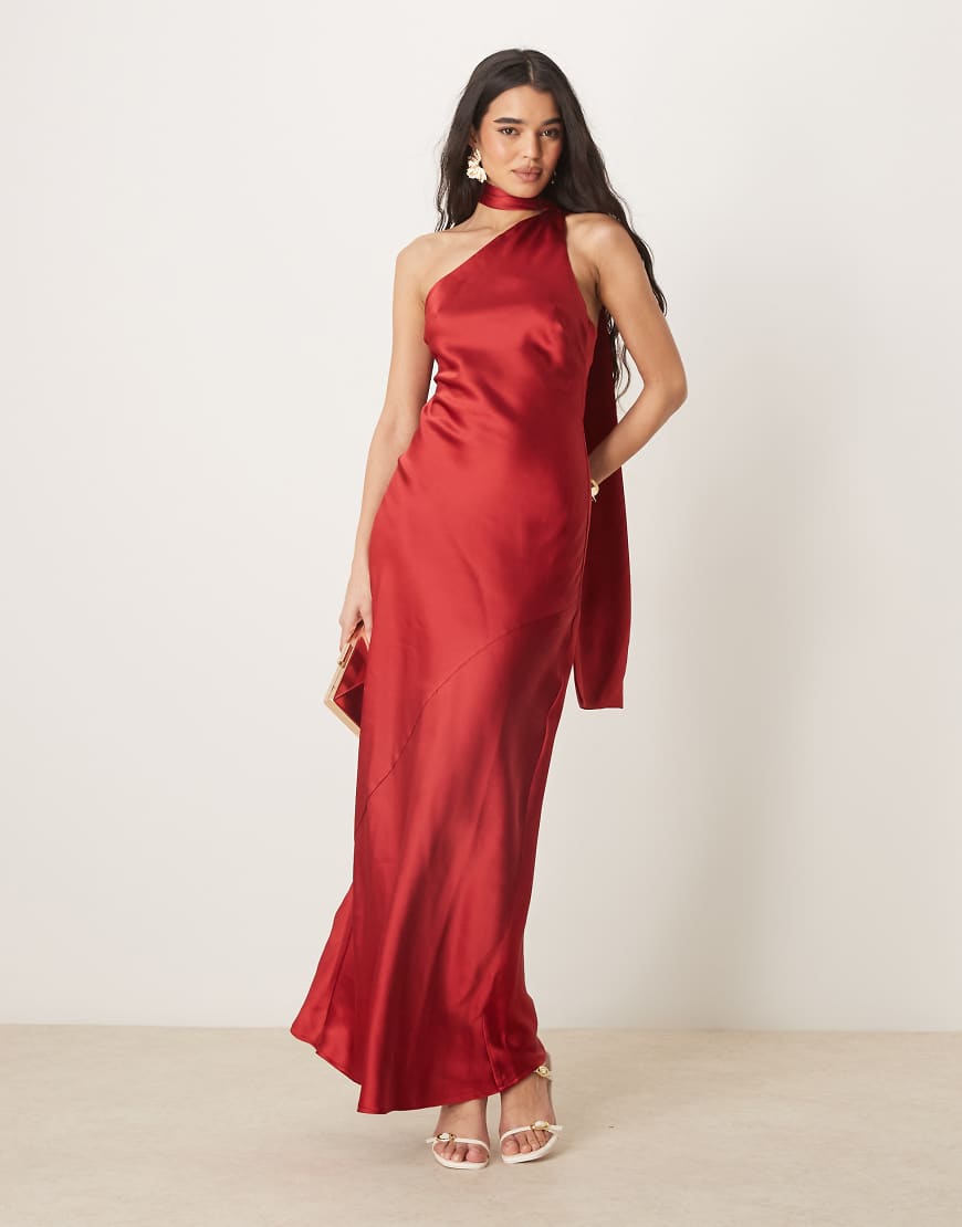 Pretty Lavish - Satin-Maxikleid in Rot mit Schal-Ausschnitt von Pretty Lavish