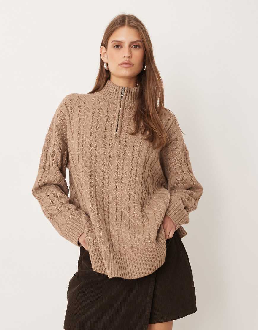 Pretty Lavish - Strickpullover in Braun mit Reißverschlusskragen-Brown von Pretty Lavish