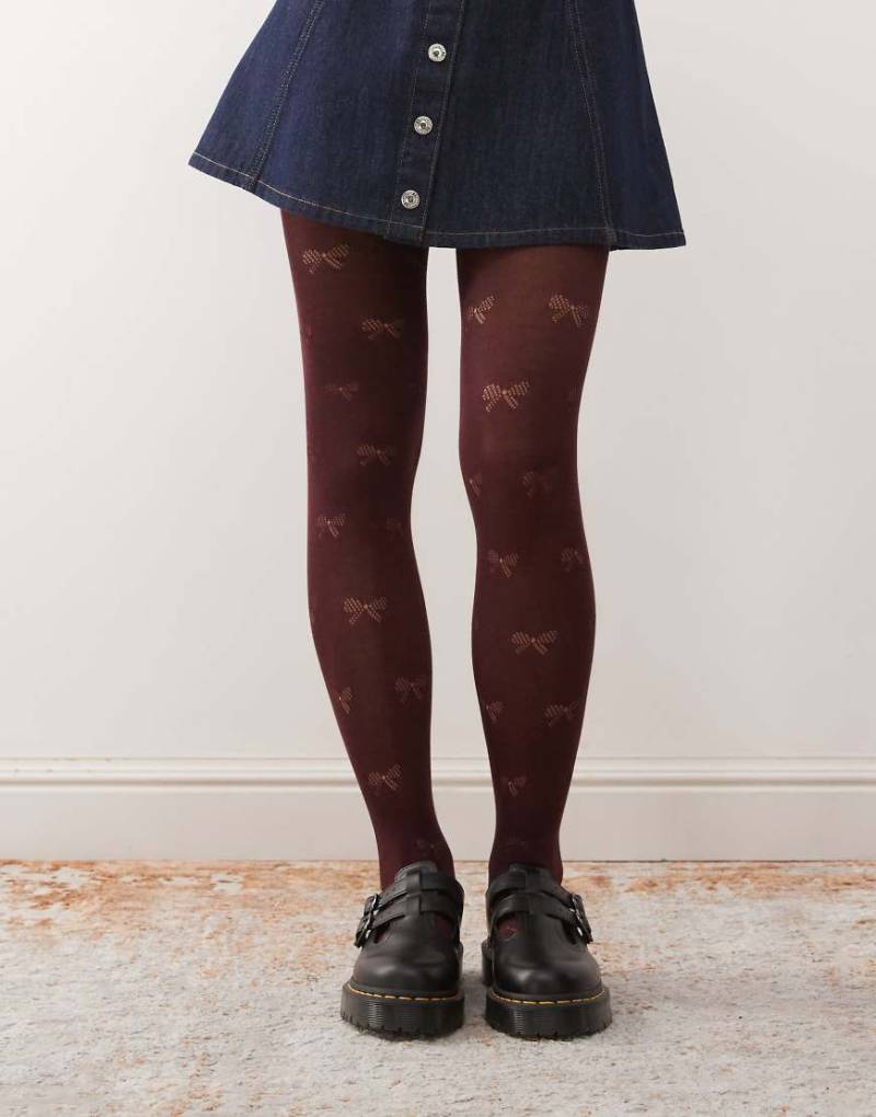 Pretty Polly - Strumpfhose in Burgunderrot mit Schleifenmuster von Pretty Polly