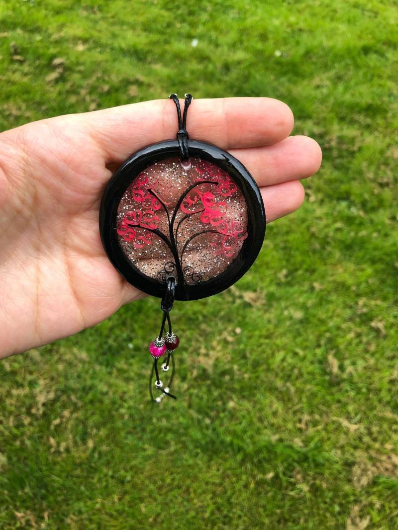 Handgefertigter Quillenpapier Necklacehandmade Quiling Paper Necklace Handgefertigter Quillenpapier Necklacehandmade Quiling Paper Necklace von PrettyCraftHouse