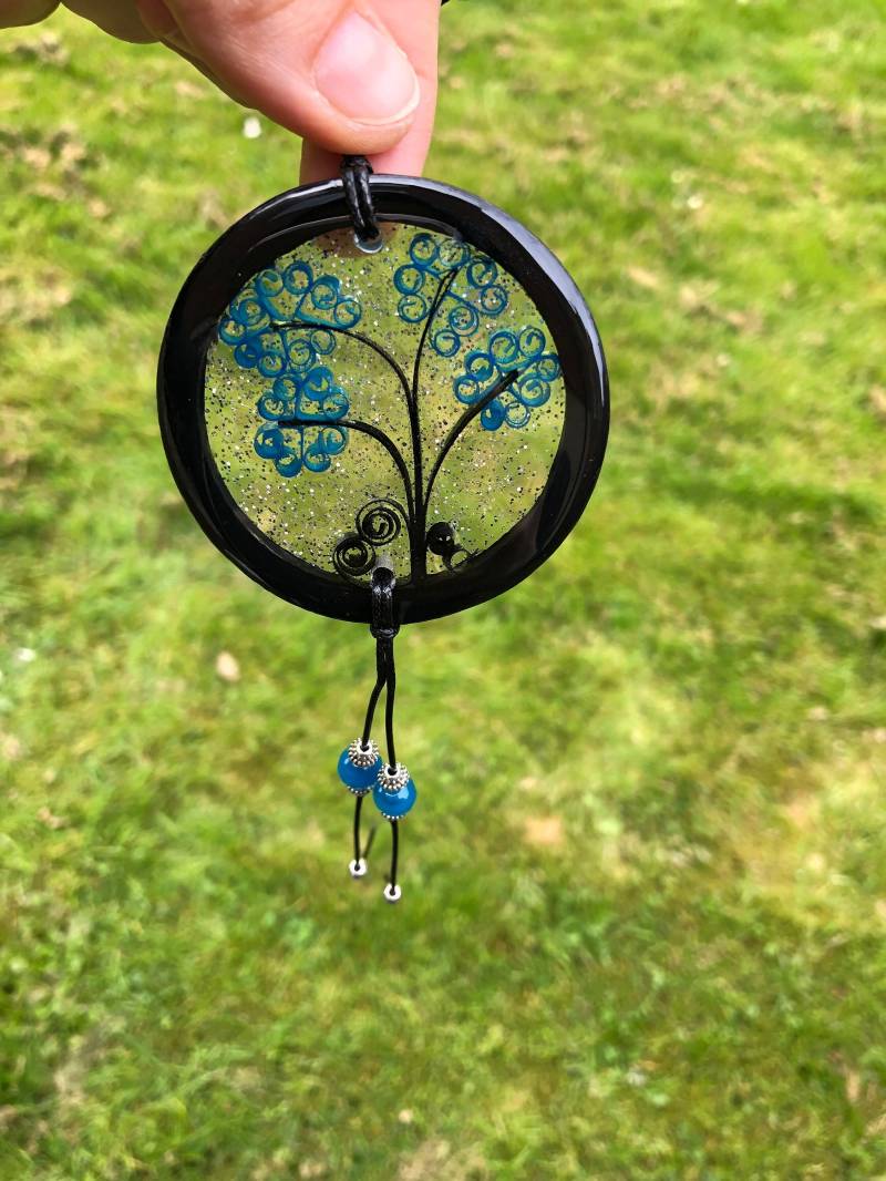 Handgefertigter Quillenpapier Necklacehandmade Quiling Paper Necklace Handgefertigter Quillenpapier Necklacehandmade Quiling Paper Necklace von PrettyCraftHouse