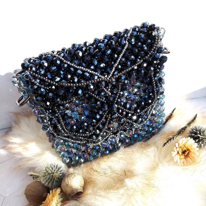 Perlenbeutel | Scull Tasche Handgemachte Perlen Kunst Einzigartiges Geschenk Zubehör Geldbörse Perlenhandtasche Clutch Mit von PrettyNeaty