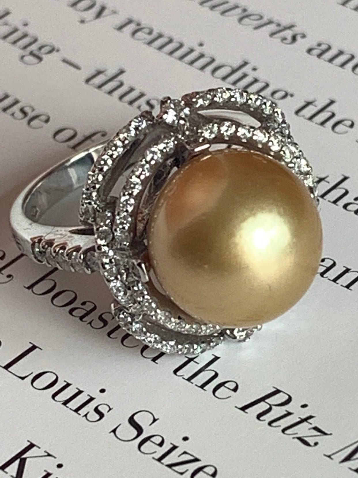 Moraglione 18Ct Gold Und Diamant Golden Südsee Perle Ring Größe N.5 - Neu Moraglione 18Ct Gold Und Diamant Golden Südsee Perle Ring Größe N.5 - Neu von PrettyPearlJewellery
