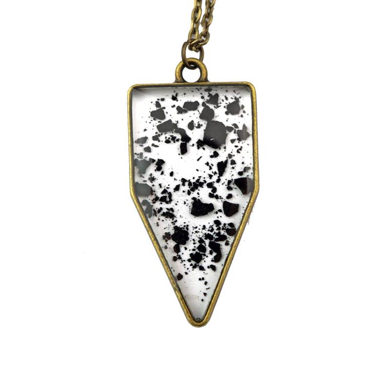 Kohlenstaub Anhänger, Wv Kohle Pfeil Halskette, Harz Und Schwarzer Stein, Echte Kohle, Appalachian Geschenk Kohlenstaub Anhänger, Wv Kohle Pfeil Halskette, Harz Und Schwarzer Stein, Echte Kohle, Appalachian Geschenk von PrettyPickle