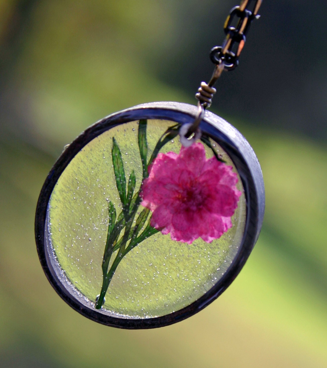 Rosa Nelke Und Grüner Farn Halskette, Harz Blume Echte Gepresste Blumen Schmuck Rosa Nelke Und Grüner Farn Halskette, Harz Blume Echte Gepresste Blumen Schmuck von PrettyPickle