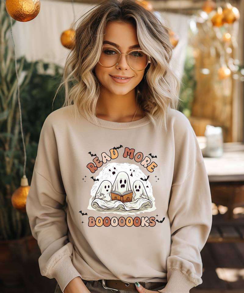 Halloween Sweatshirt Pulli Funny Teacher Sweater Season Read More Books Pumpkin Geist Ghost Flower Retro Boo von PrettyPrintyLilli