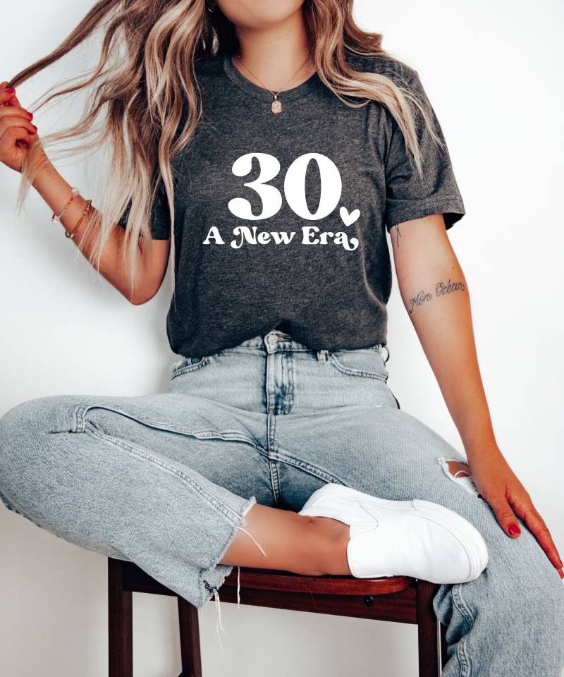 T-Shirt 30. Geburtstag in My Thirties Era Witziges Shirt Geschenkidee Zum Bye Twenties Geschenk Dreißigster Lustiges Tshirt von PrettyPrintyLilli