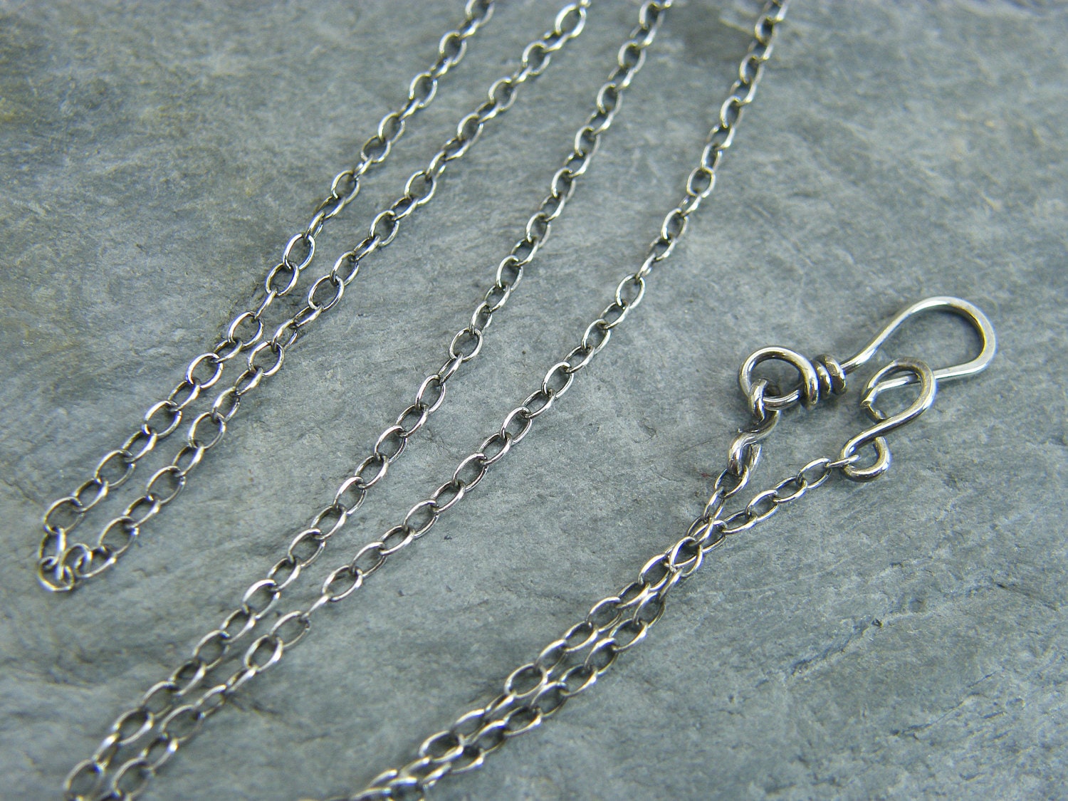 Antike Halskette Aus Sterlingsilber Mit Handgemachtem Verschluss Antike Halskette Aus Sterlingsilber Mit Handgemachtem Verschluss von PrettyRocksNSupplies