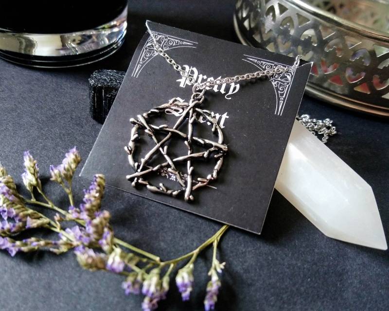 Pentagramm Kette Ast Design - Witchy Schmuck Damen Unisex Edelstahl Oder Wildlederimitat Gothic Boho Festival Accessoire von PrettySilent