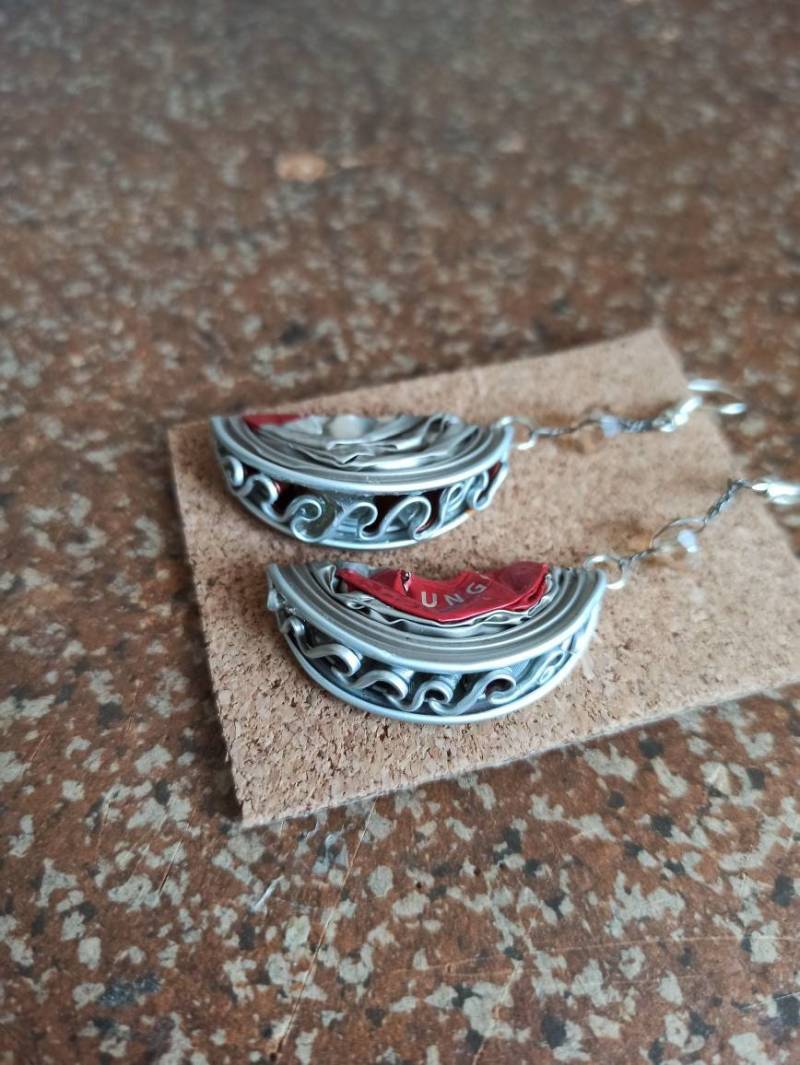 Ausgefallene Hängeohrringe Aus Kaffeekapseln Ausgefallene Hängeohrringe Aus Kaffeekapseln von PrettyTrashDesign