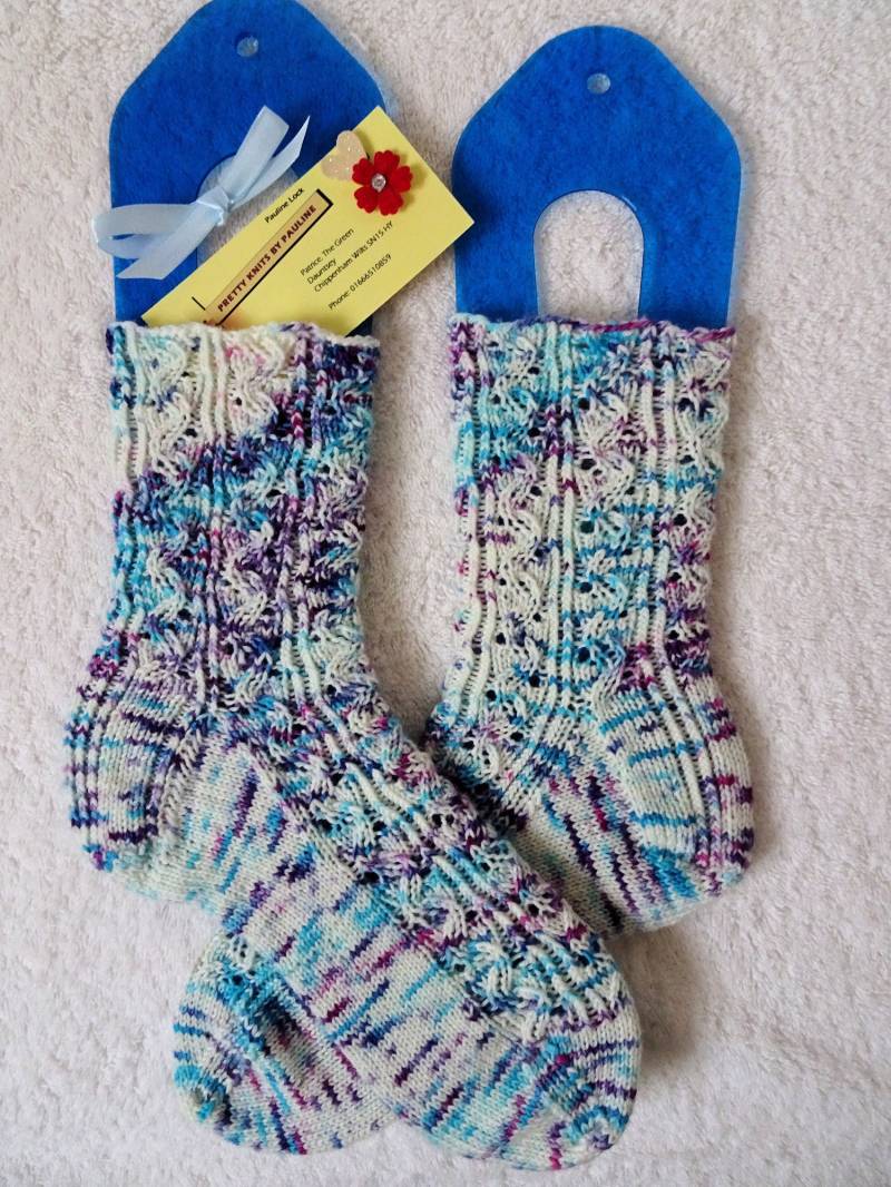Spritzer Von Blauen Damen Gemusterte Socken von PrettyknitsByPauline