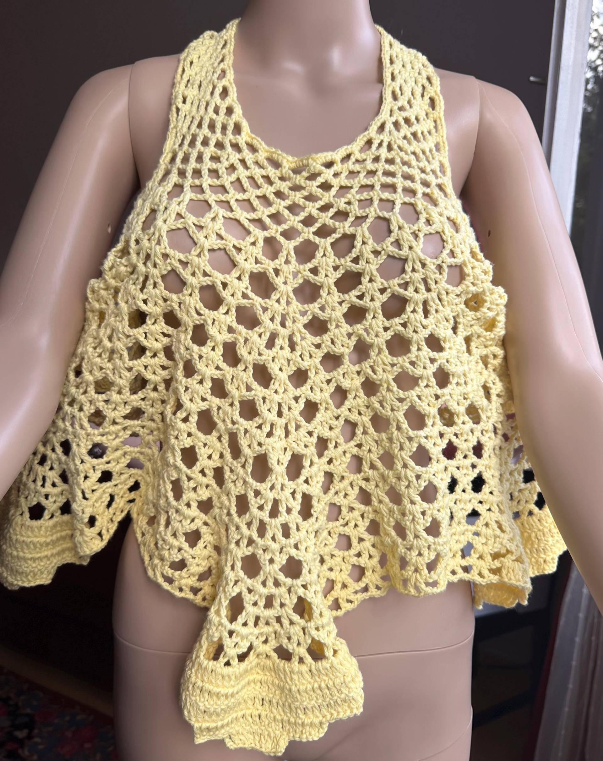 Handgefertigtes Häkeltop in Größe L - Xl von Prettyquicklyy