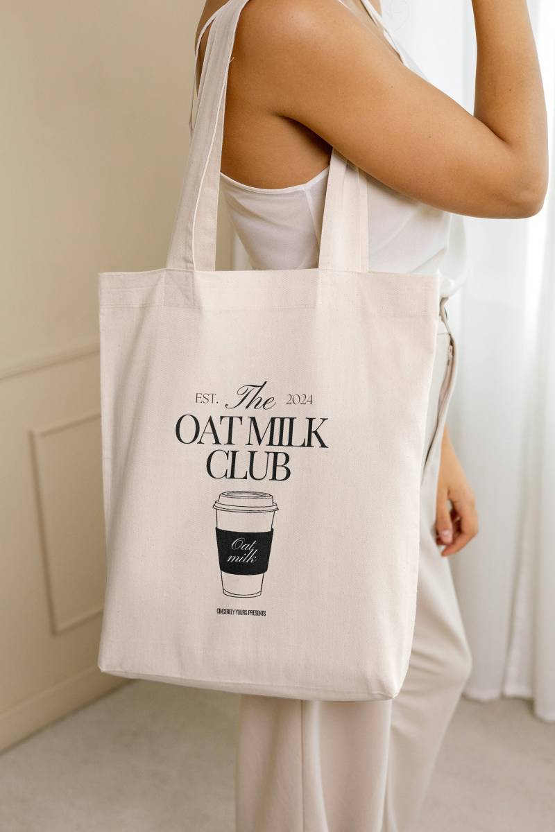 The Oat Milk Club Retro Coffee Tote Bag Vegan Person Gift Cow Lover Plant Based Quote Sustainable Grocery Student Trend Vegetarian von PricelessMomentsDE