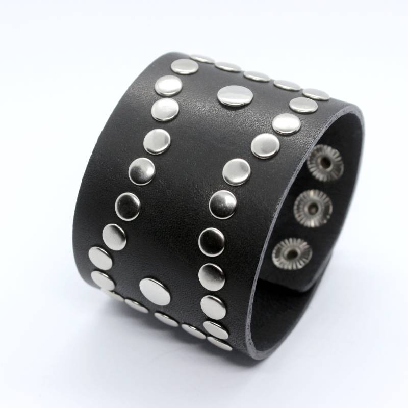 Dominic - Genietetes Schwarzes Leder Manschettenarmband Biker Rock Style von PrideAndBright