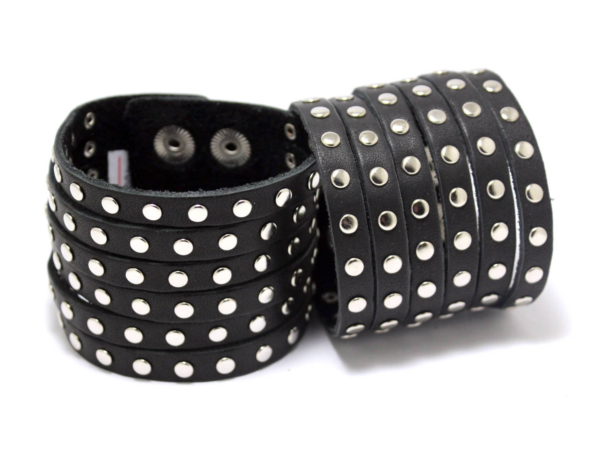 Set Zwei Pack Nieten Frauen Leder Manschette Armbänder Mit Schnellen Knöpfen Verschluss 5 cm Breit Schwarz Oder Braun Farbe | Antike Hardware von PrideAndBright