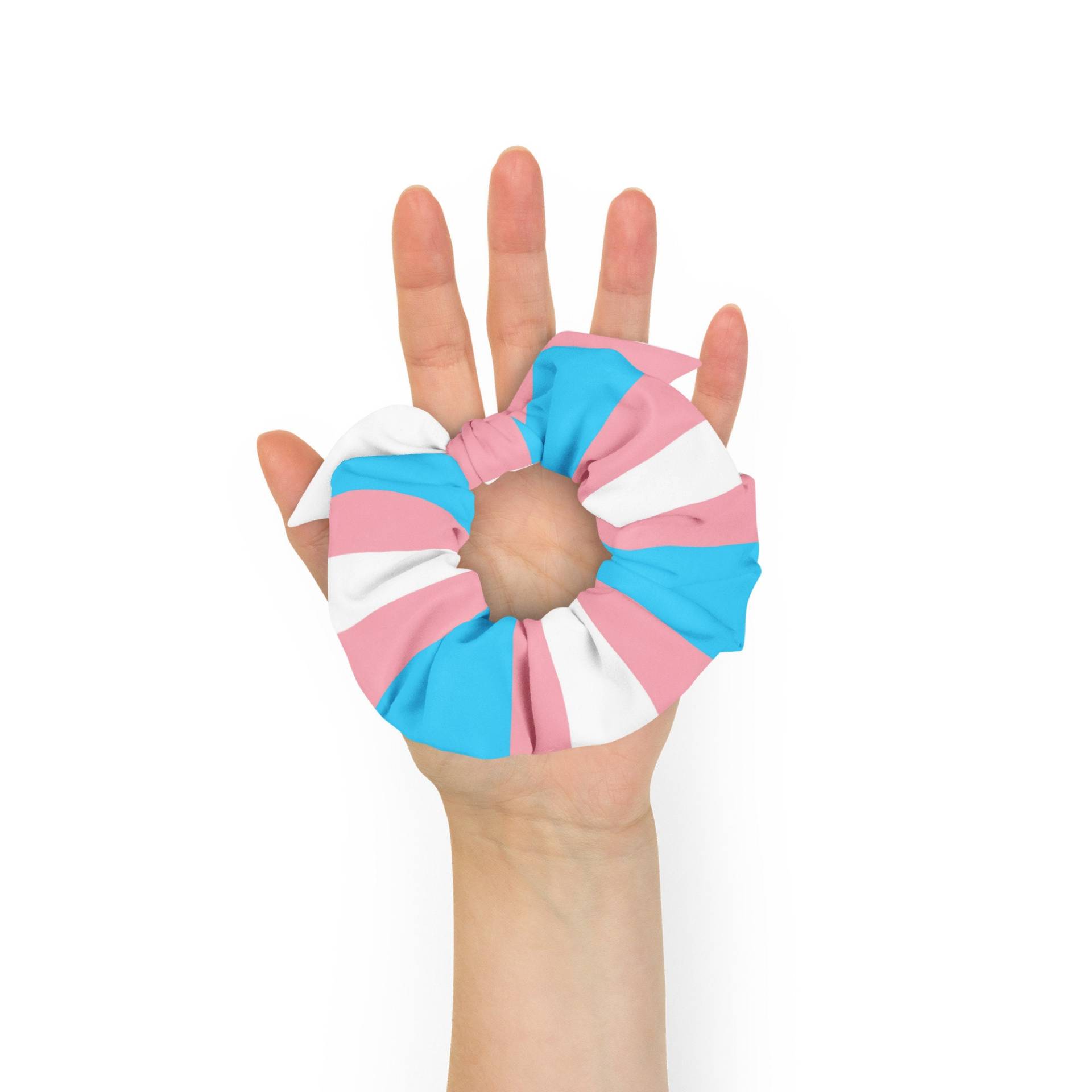 Subtiles Transgender Pride Scrunchie | Trans Haargummi Subtiles Transgender Pride Scrunchie | Trans Haargummi von PrideJoyDesigns