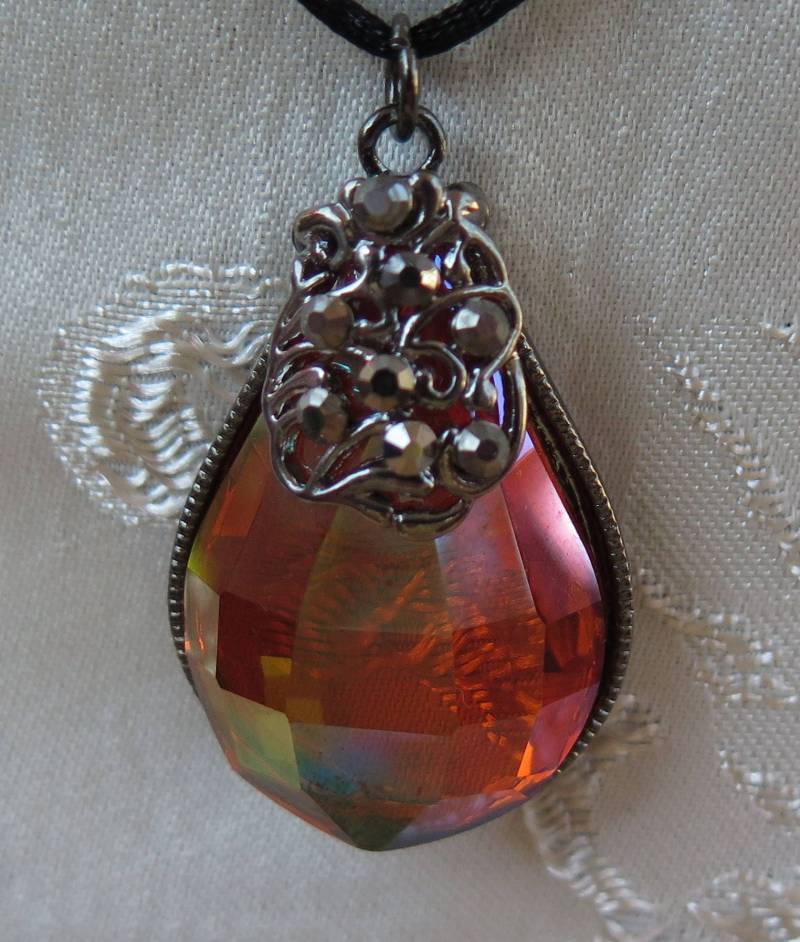 Flamme-Halskette Flamme-Halskette von PrideNjoyCreations