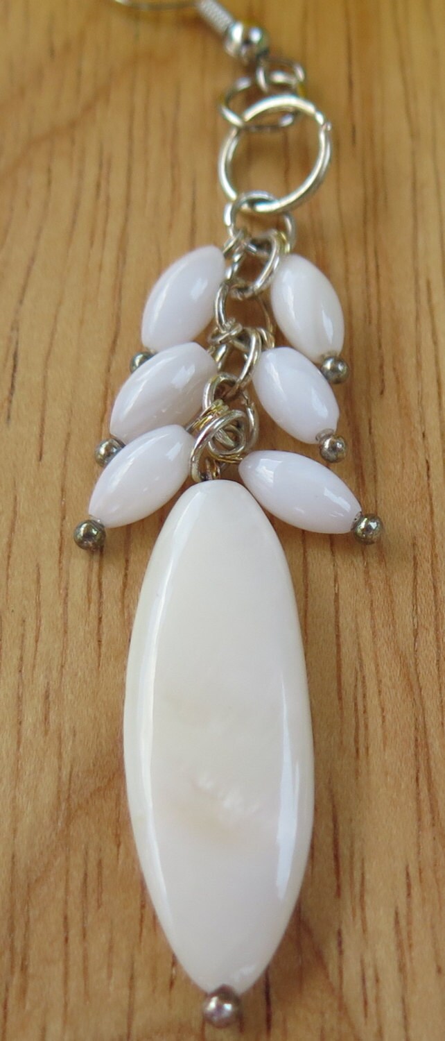 Weiße Ohrringe Weiße Ohrringe von PrideNjoyCreations