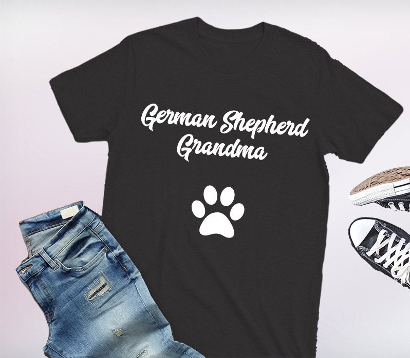 Schäferhund Oma, Oma Shirt, Geschenk Für T-Shirt von PrideandPassionShop