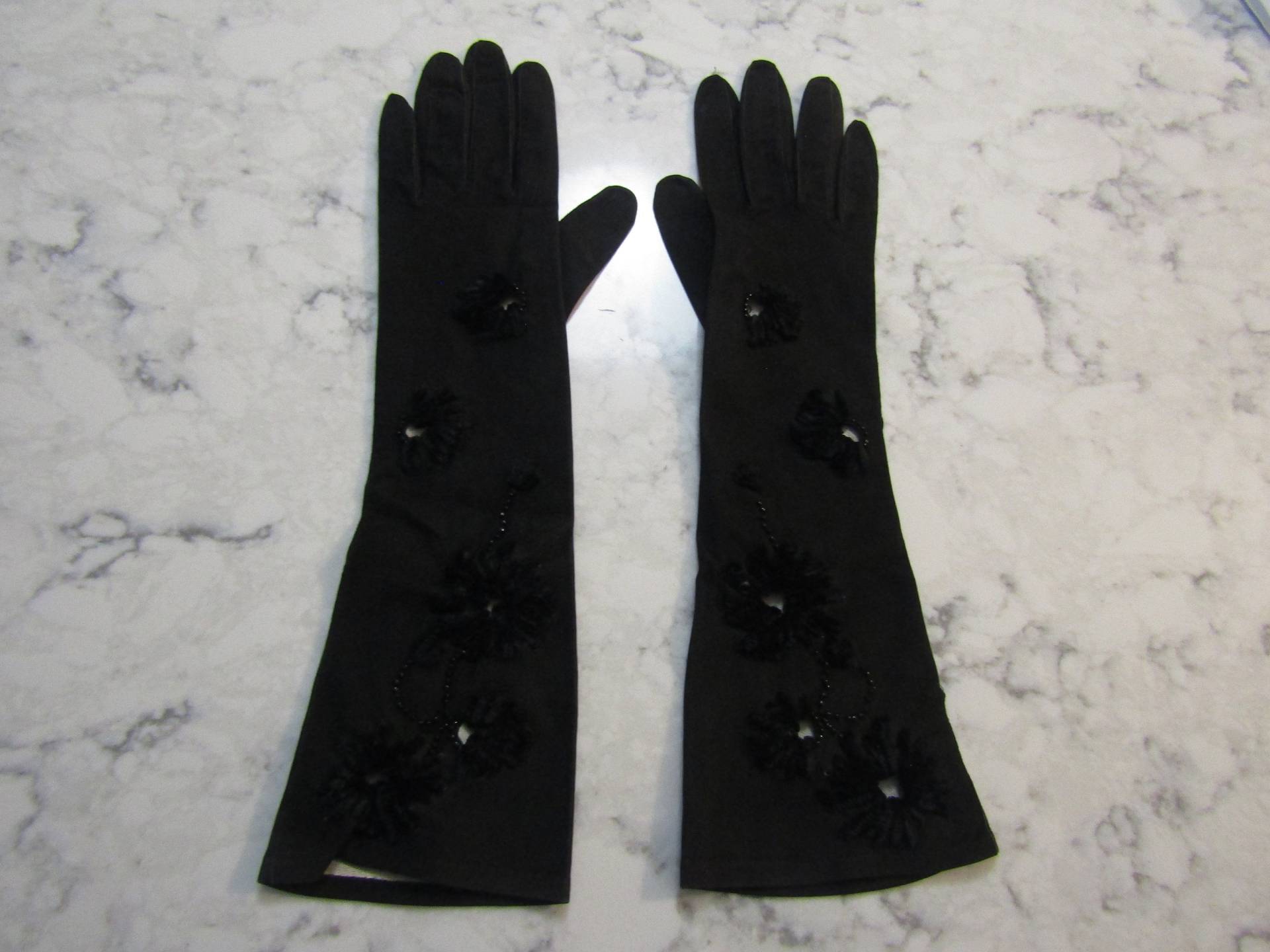 Vintage Schwarze Kid-Velour-Leder-Abendhandschuhe Mit Samtausschnitt-Verzierungen14 "-Größe 7-Auktion #bw#31-0119-6666 von PrimaMona