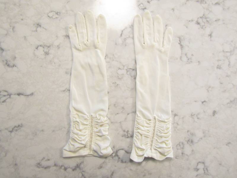 Vintage Weiße Geraffte Leichte Nylonhandschuhe Mit Perlen-12 "Armbandlänge Größe 6 1/2 - Handschuh-Auktion #bw # 156-06196666 von PrimaMona