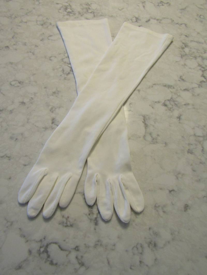 Vintage Weiße Nylon Mousquetaire Opernhandschuhe20 "Large Strass Knöpfe-Größe 7 1/2 Handschuh Auktion #7980921 von PrimaMona